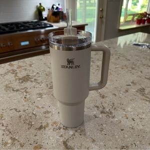 Stanley 40oz H2.0 Flowstate Quencher - Hearth & Hand™️ with Magnolia Taupe